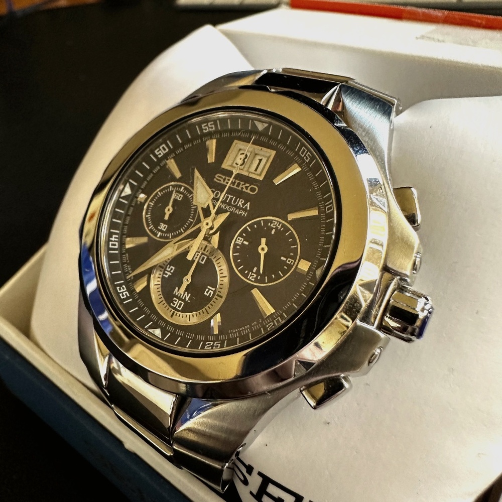 Seiko Black and Silver Men's Watch